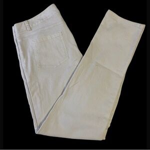 Woman’s white jeans